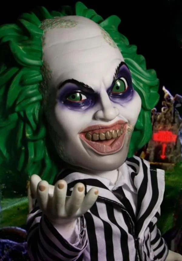 Beetlejuice: 15" Mega Scale | FIGURE